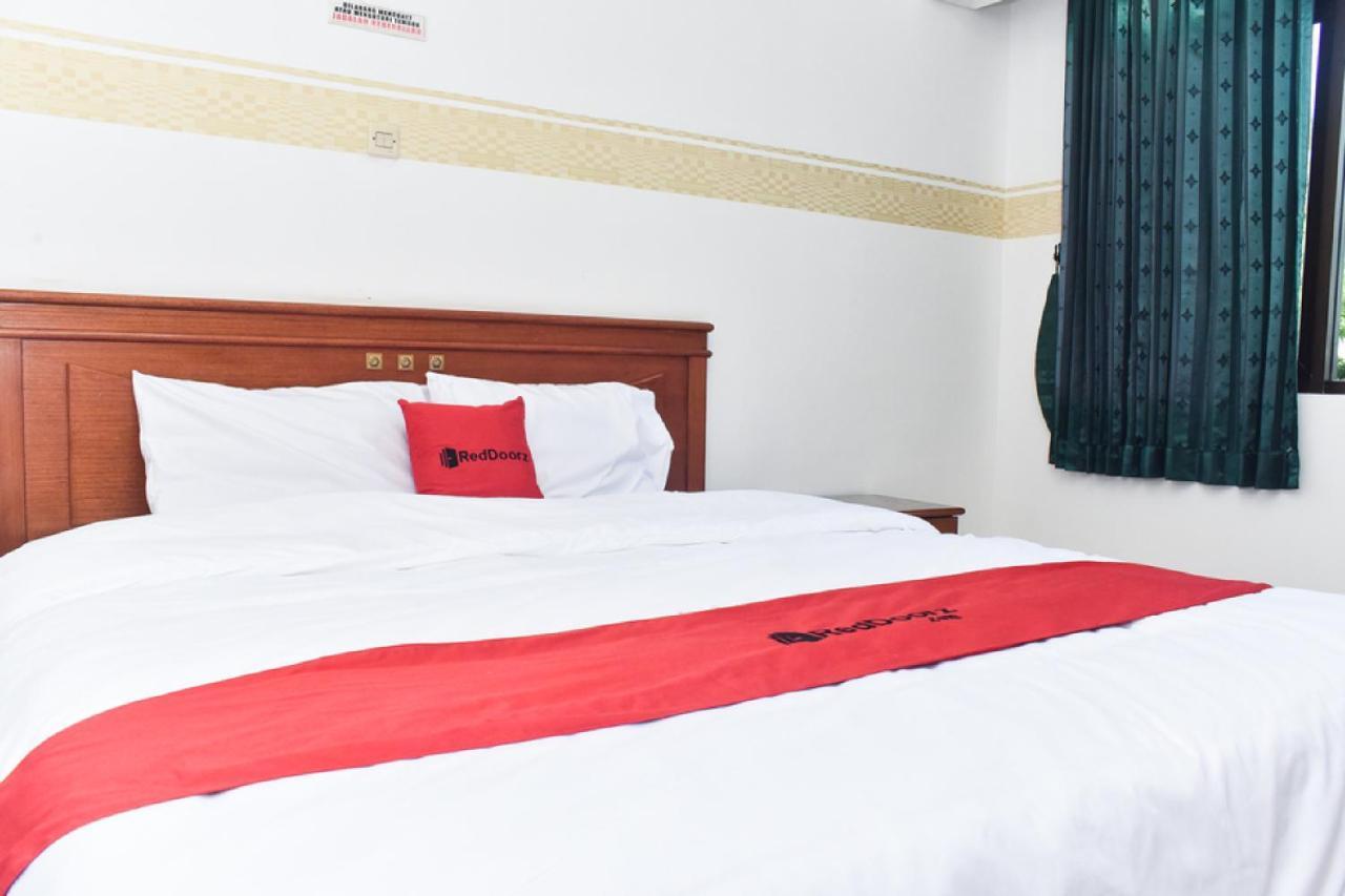 Reddoorz Near Lenmarc Mall Surabaya Pradahkalikendal Extérieur photo