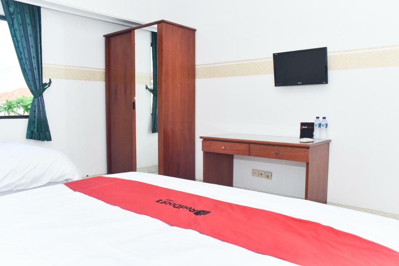 Reddoorz Near Lenmarc Mall Surabaya Pradahkalikendal Extérieur photo