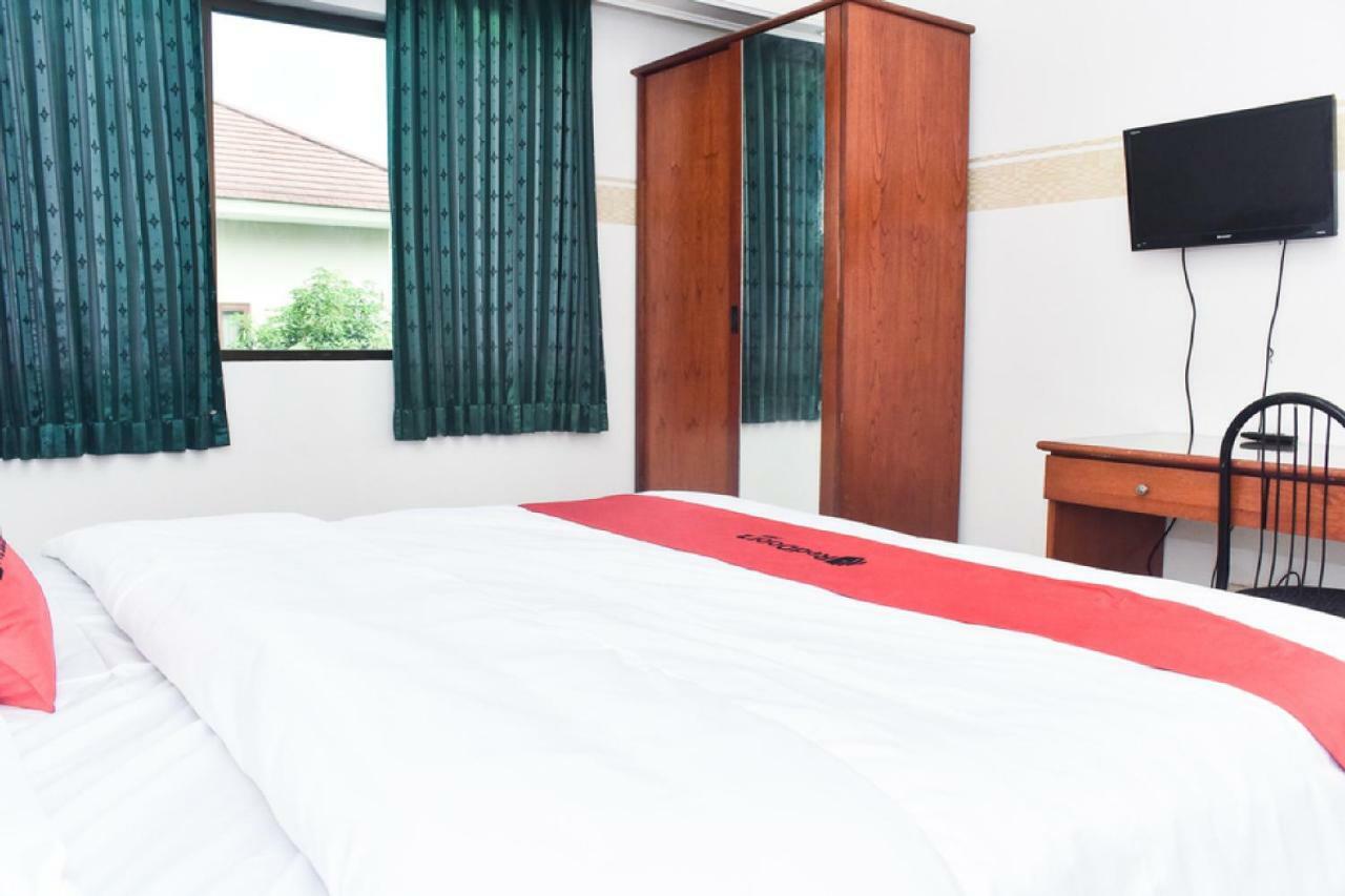 Reddoorz Near Lenmarc Mall Surabaya Pradahkalikendal Extérieur photo